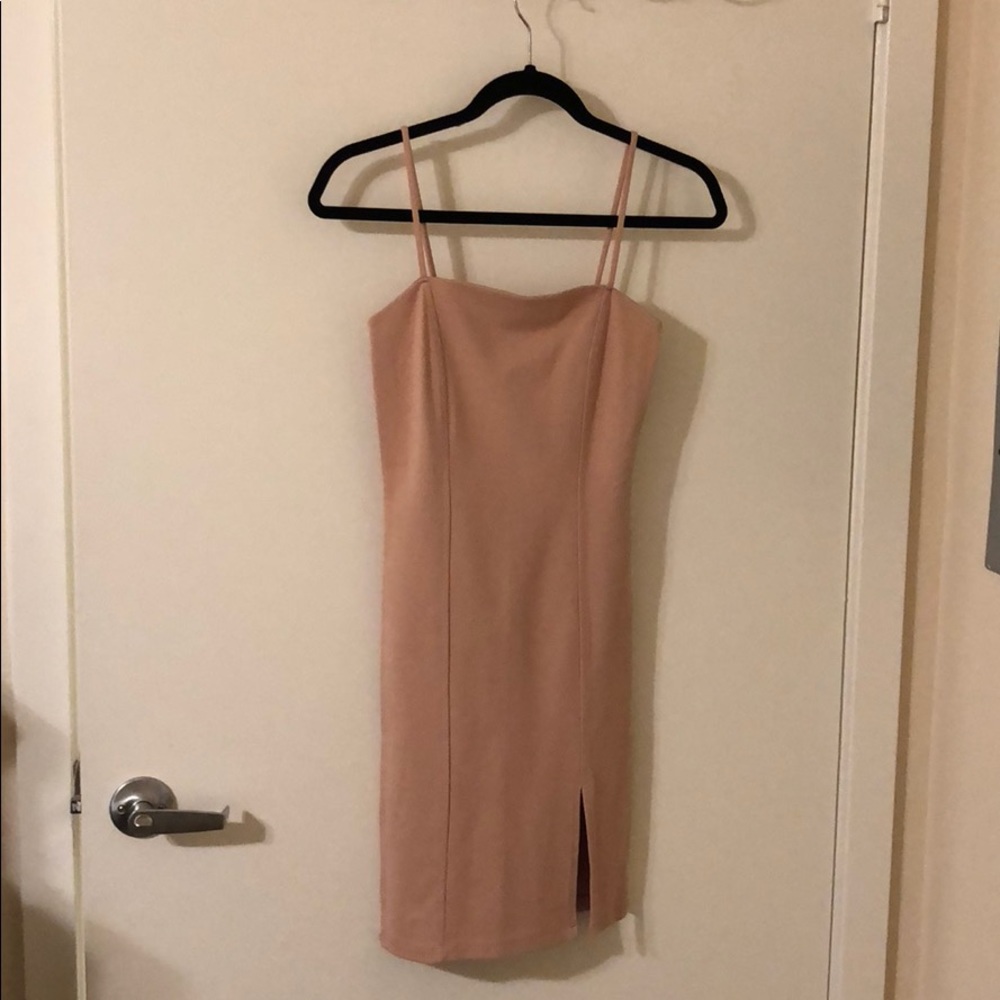 Blush color short dress with slit